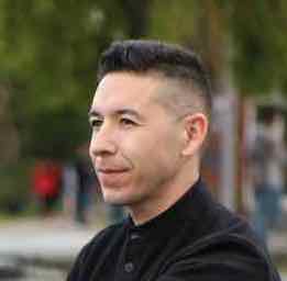 Adrian Brambila side hustle ideas from Adrian Brambila teaches you how to sell on Fiverr | Source: Adrian Brambila