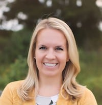 Holly Headshot New Holly Johnson makes money from home by freelance writing